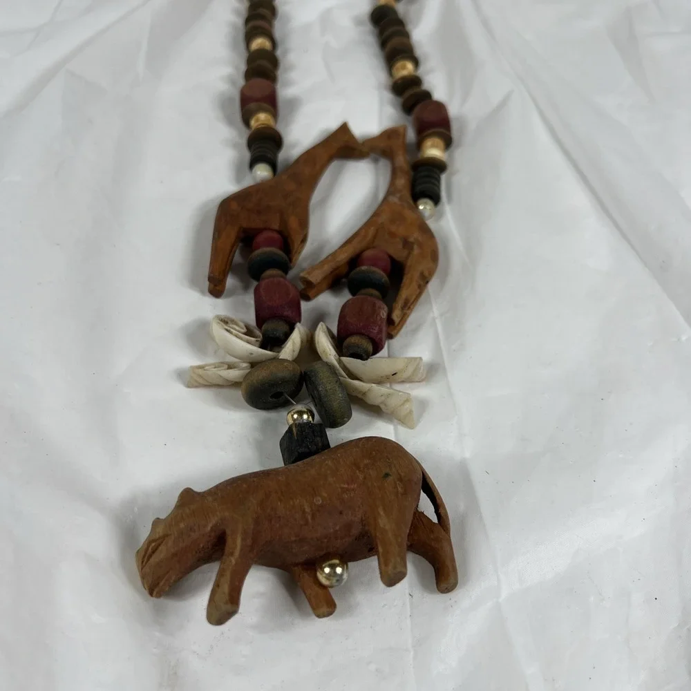 Vintage Hand Carved Wooden African Wildlife Animal Beaded Necklace‎
